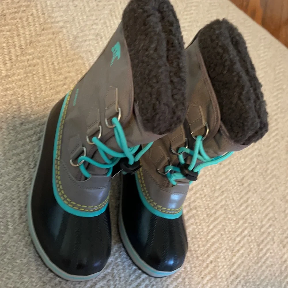 NIB Sorel Kids Yoot PAC Nylon Quarry Dolphin Boot 7